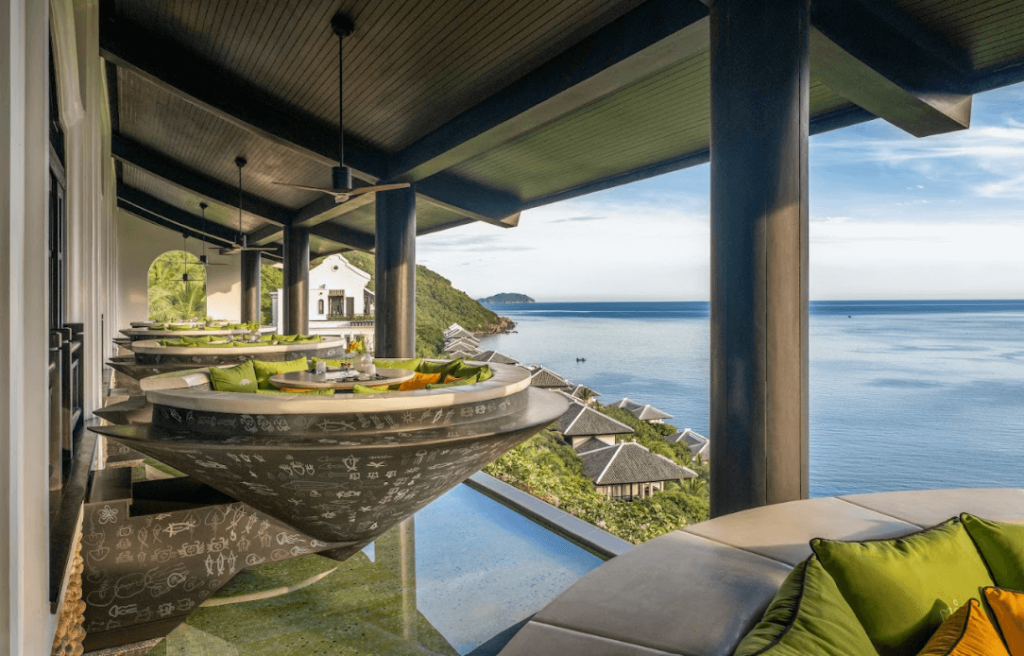 What makes InterContinental Danang Sun Peninsula Resort the top destination for sophisticated travelers and luxurious weddings