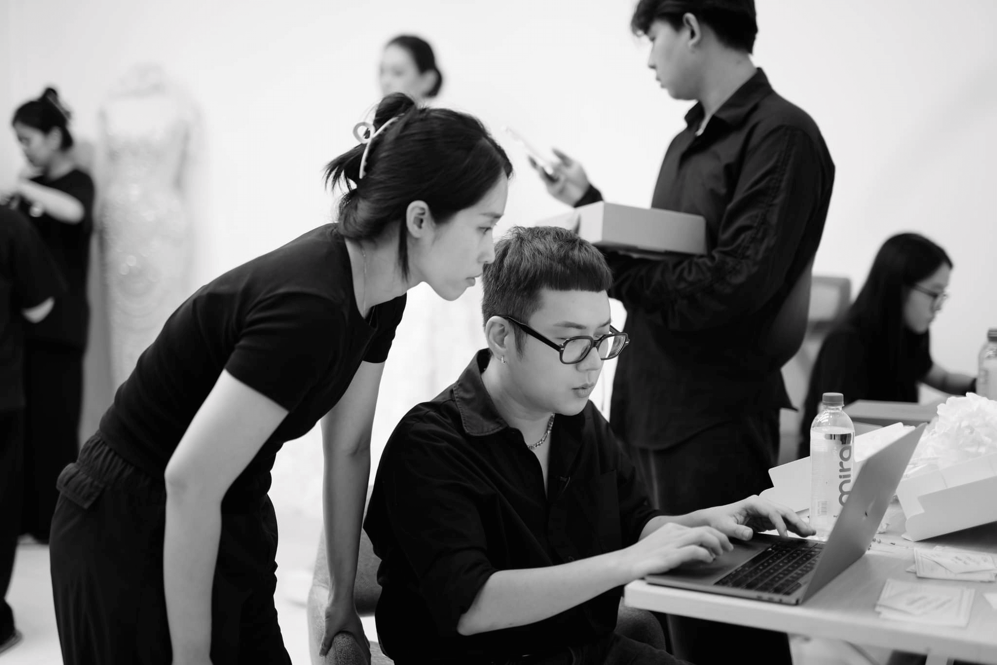 Chung Thanh Phong chữ Duyên trong từng Thiết kế lộng lẫy 