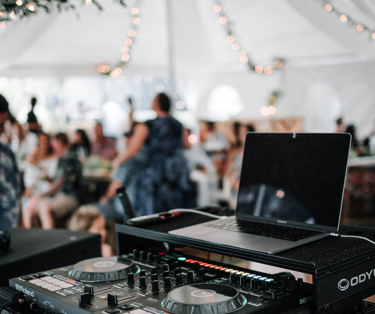 Creating The Perfect Wedding Playlist: Do’s And Don’ts