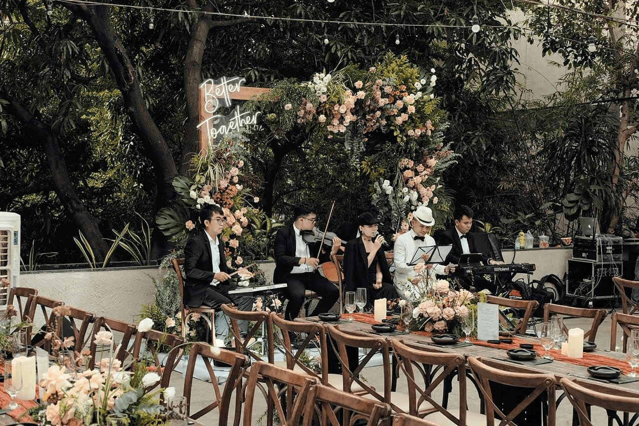 Bringing Live Art to Your Wedding: A Modern & Unique Touch