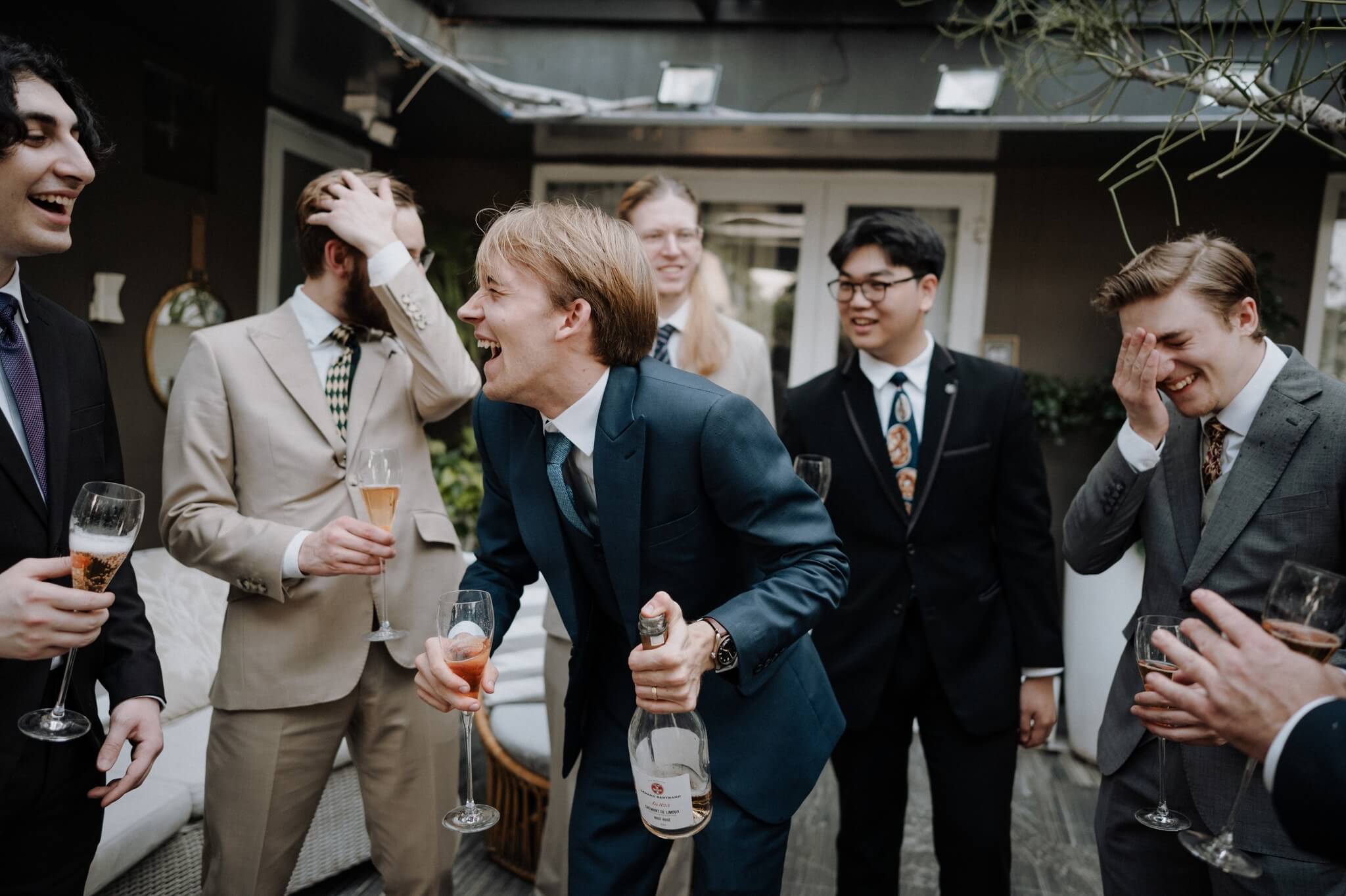 Phong cách Cocktail Attire_Bí quyết thời trang cho khách mời