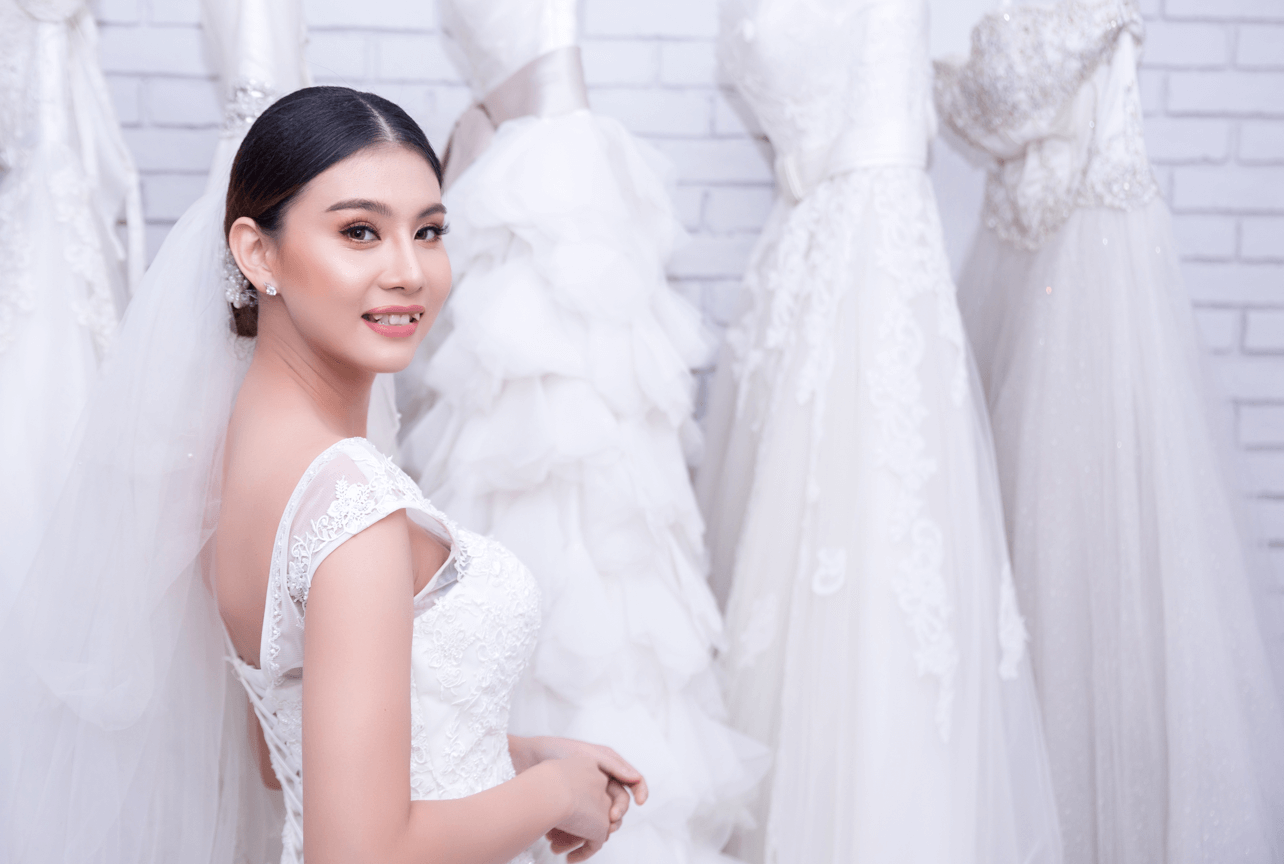 A Comprehensive Wedding dress fitting checklist for the Bride