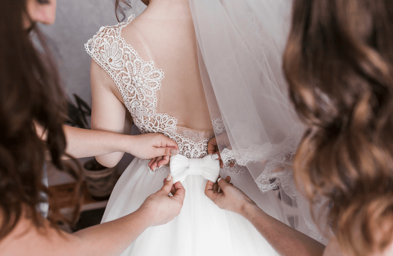 A Comprehensive Wedding dress fitting checklist for the Bride