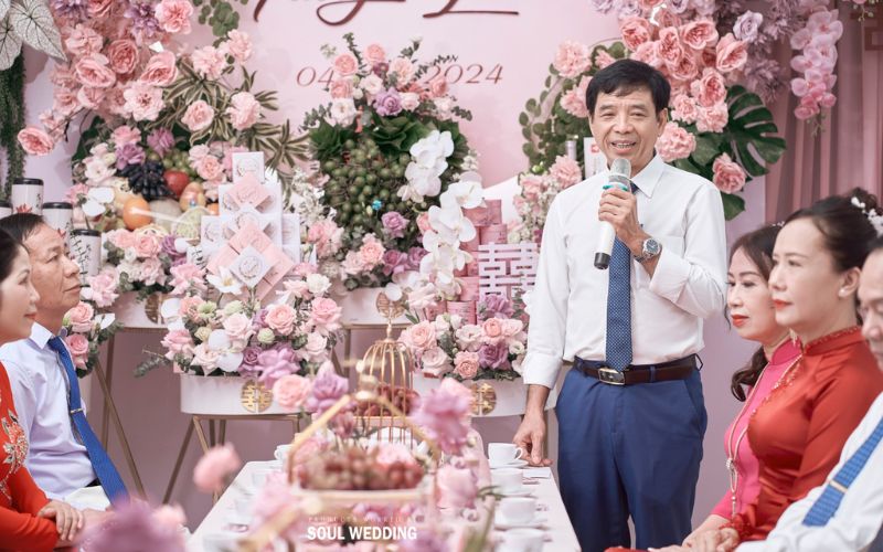 Hãy để bài phát biểu lễ ăn hỏi họ nhà gái do người lớn đảm nhận