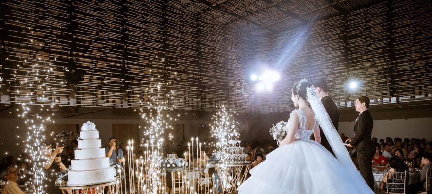Không gian lạ mắt tại sảnh DOM