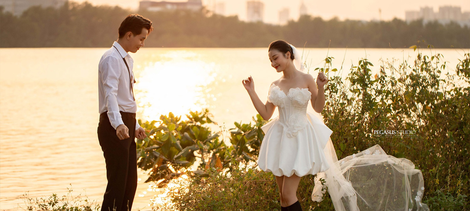 Các nàng nấm lùn vẫn có lựa chọn phù hợp khi đi thuê váy cưới - Nguồn EM Bridal