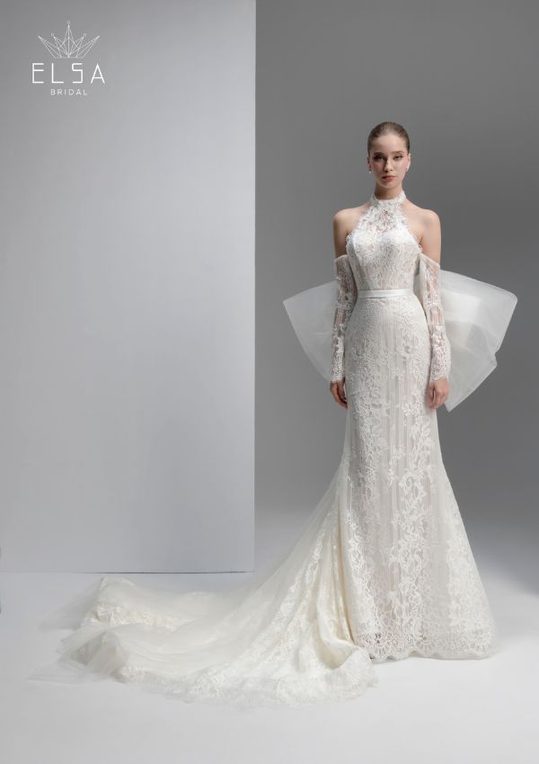 Váy cưới cổ yếm tại Elsa Bridal