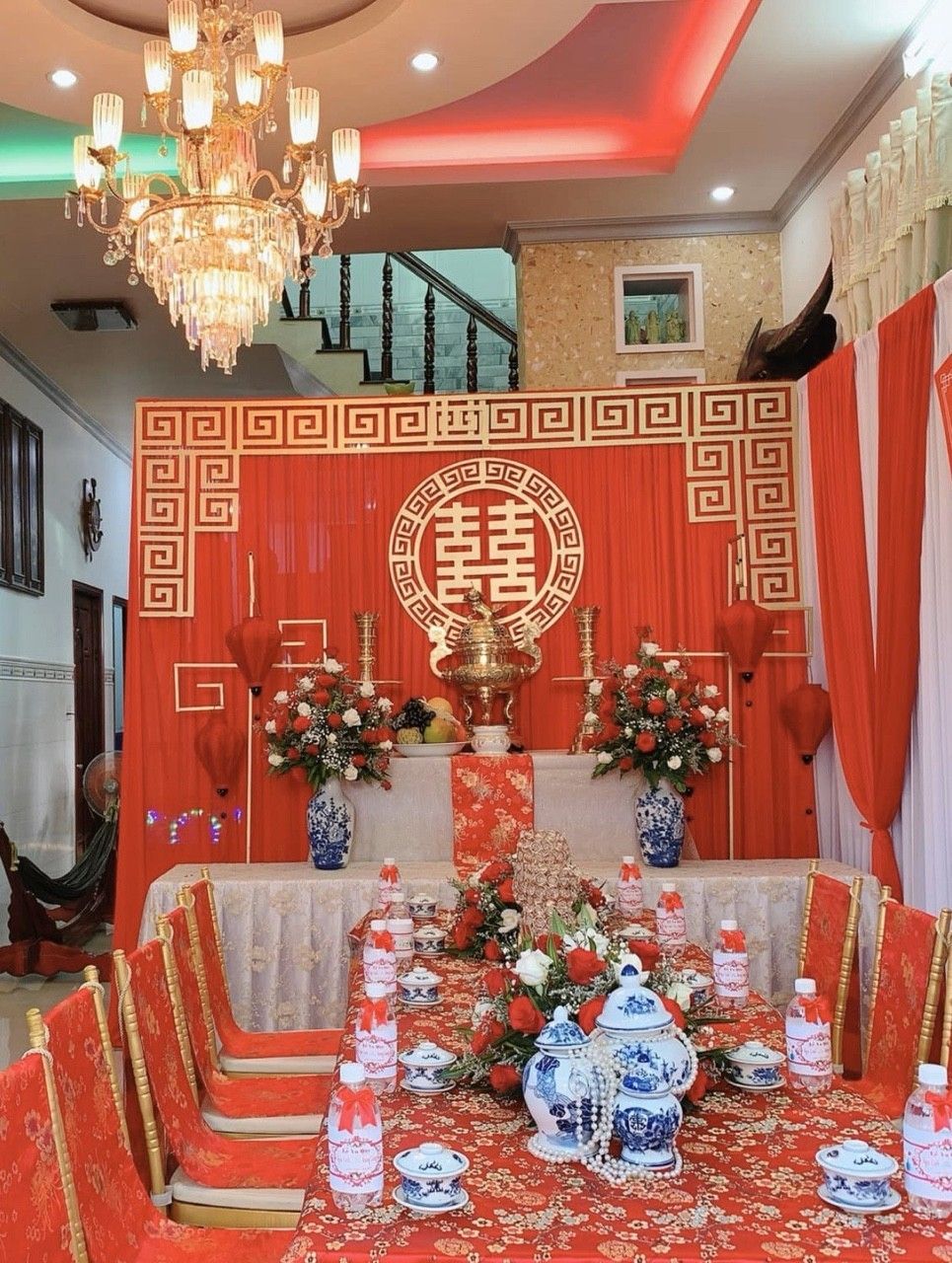 Mẫu trang trí bàn thờ gia tiên phong cách truyền thống